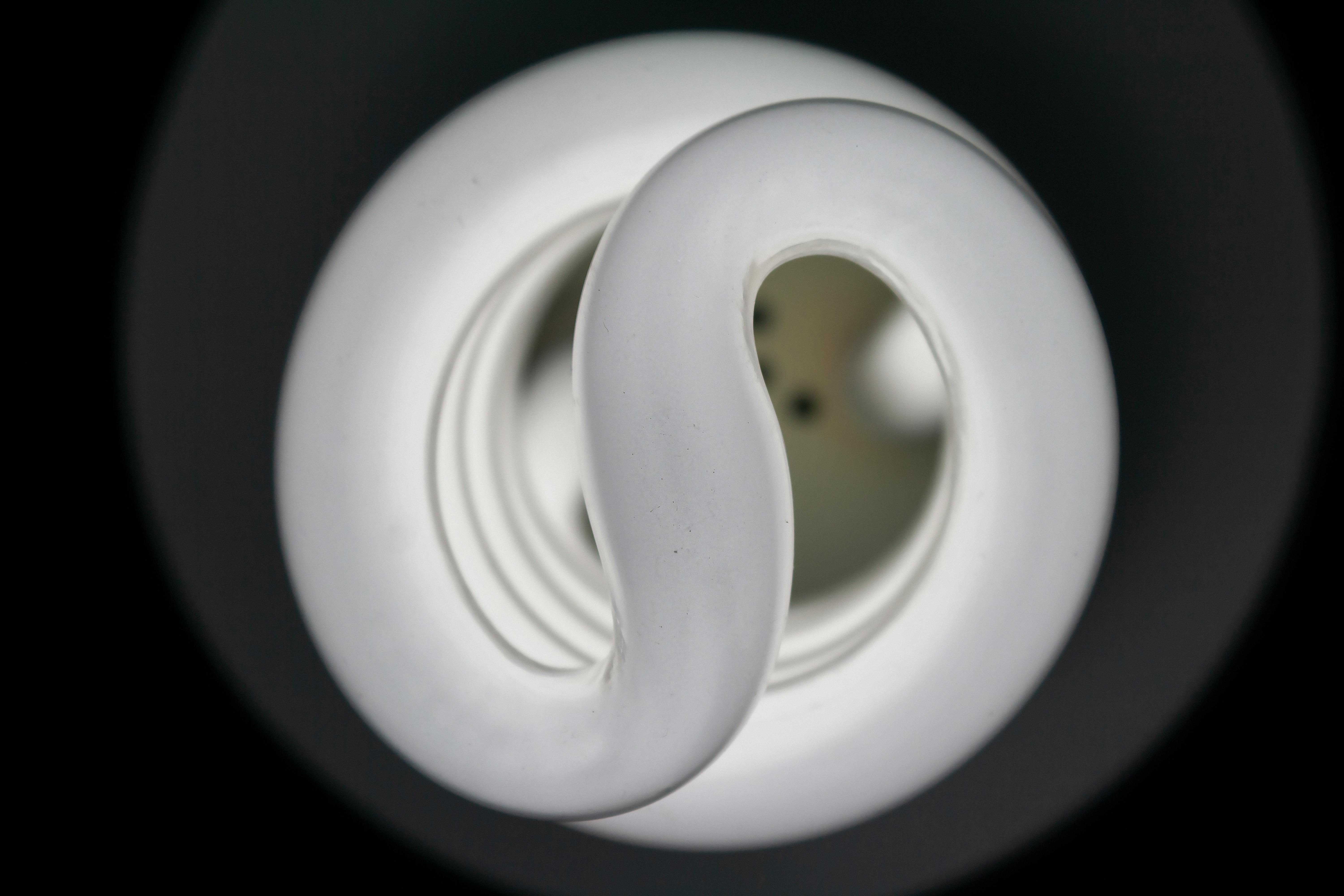 Energy Efficiency Tips: Upgrade Your Lightbulbs for a Greener Home