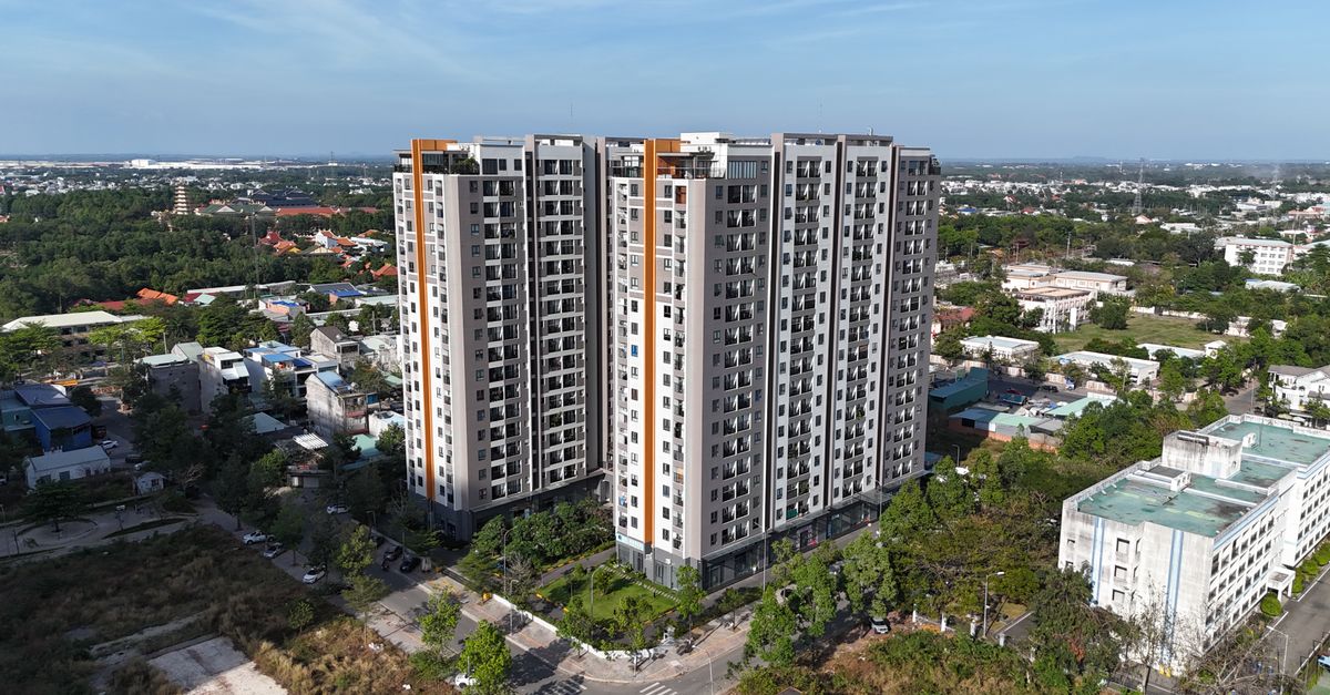 Aerial view of a modern apartment building in Phú Mỹ, Bà Rịa-Vũng Tàu, Vietnam.