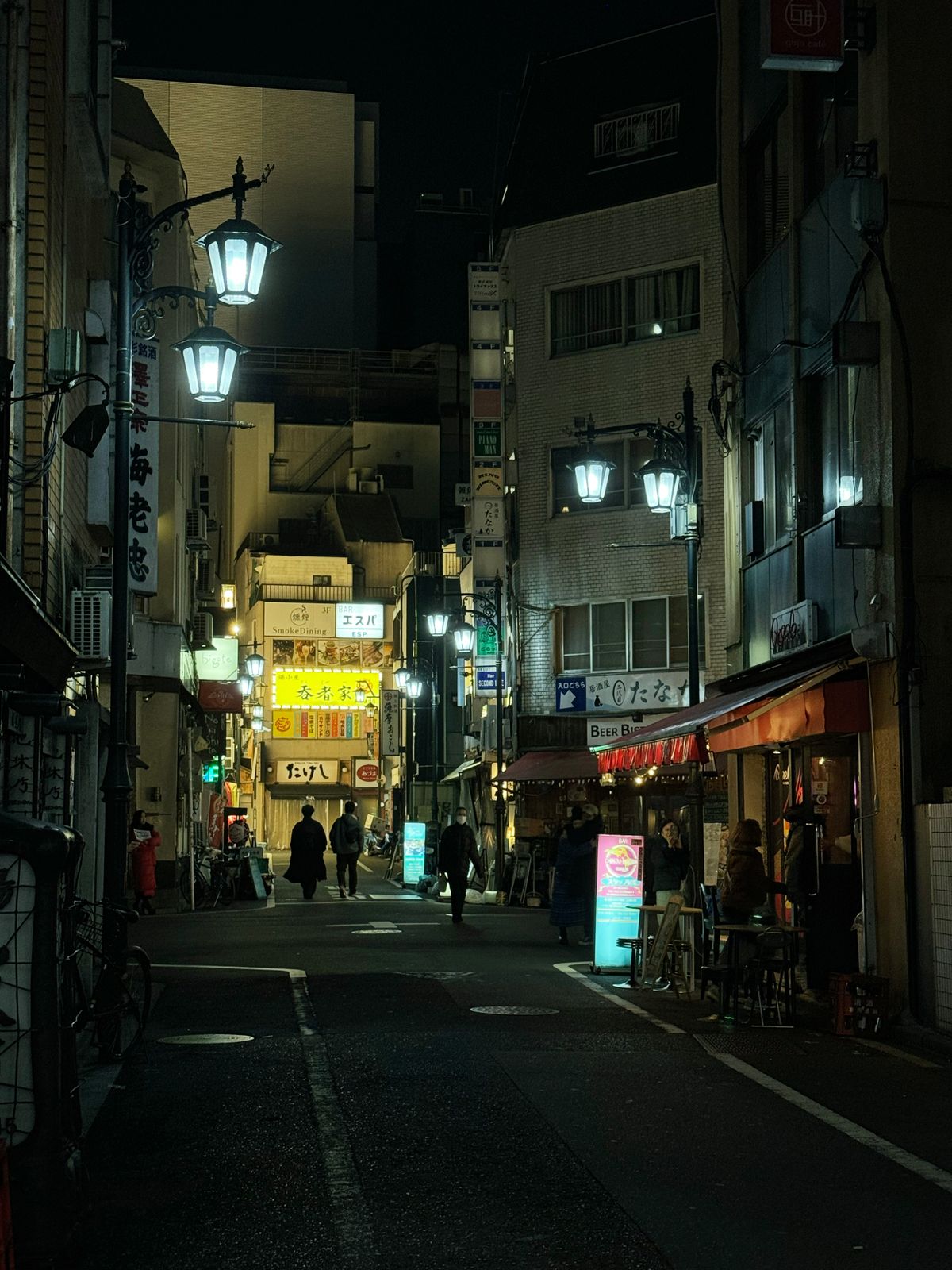 夜の街に灯る明かり