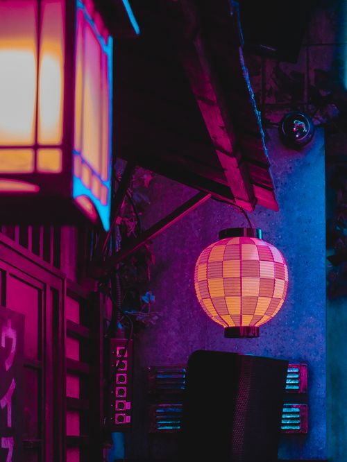 Free Moody neon-lit street scene in Tokyo featuring traditional Japanese lanterns and vibrant colors. Stock Photo