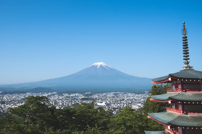 Vue emblématique du Mont Fuji avec la pagode Chureito à Fujinomiya au Japon
