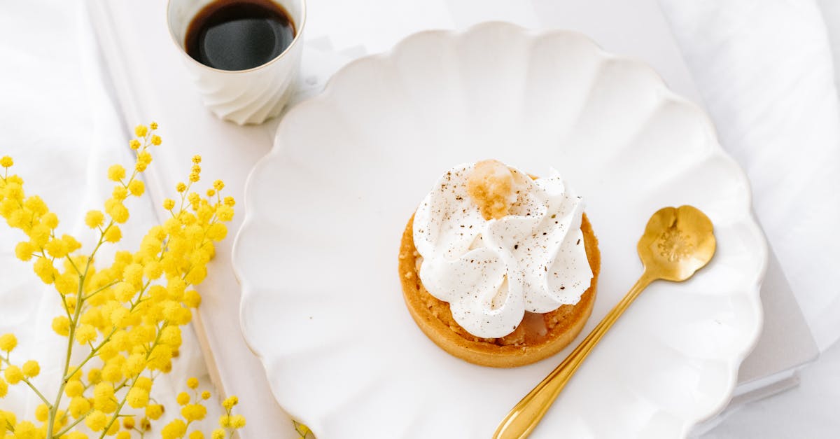 12坪老屋翻新設計 極簡光影中品味城市藝術與咖啡生活