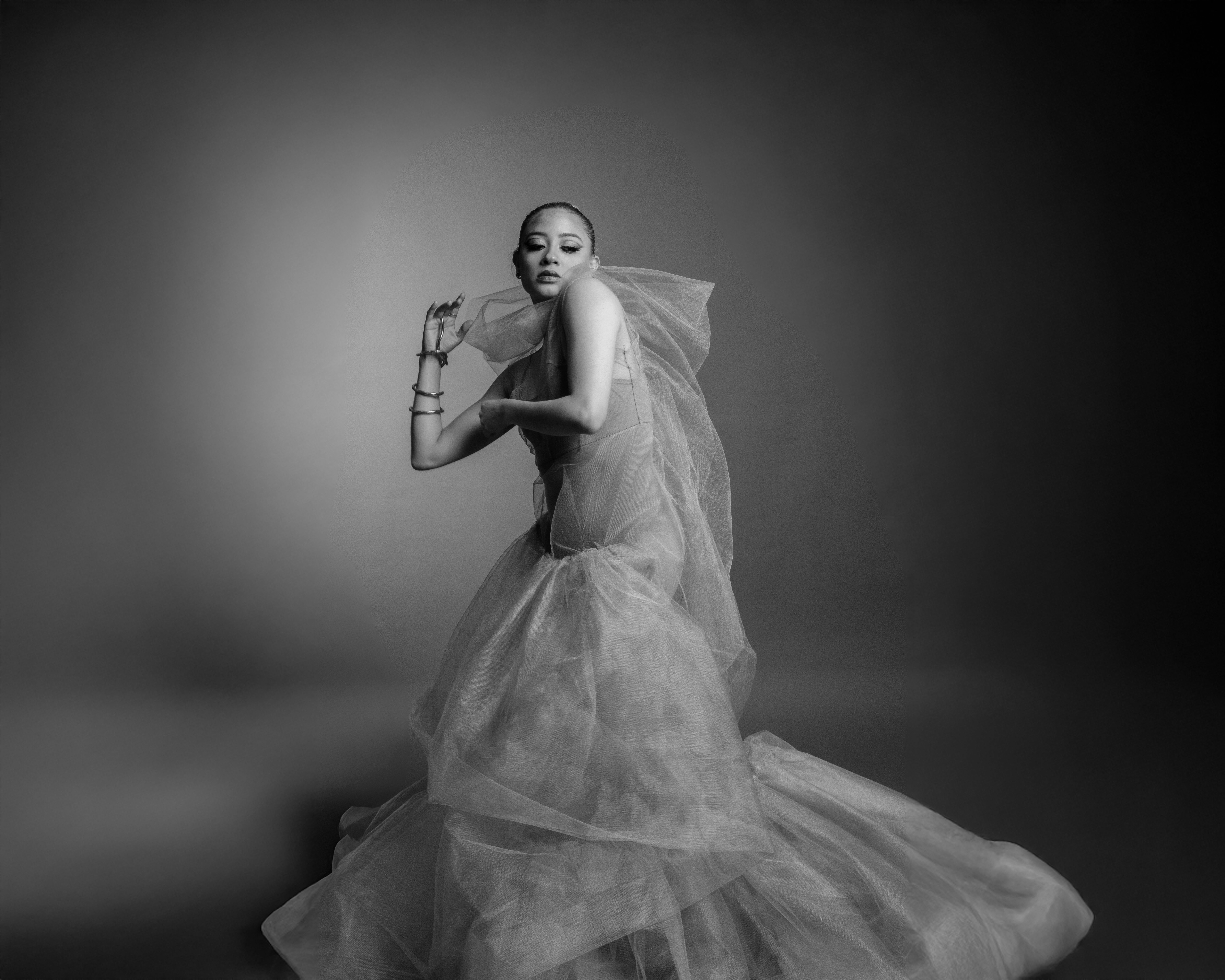Zendaya reaprinde speculațiile de nuntă purtând o verighetă într‑un photoshoot (raportat 6 martie 2026)