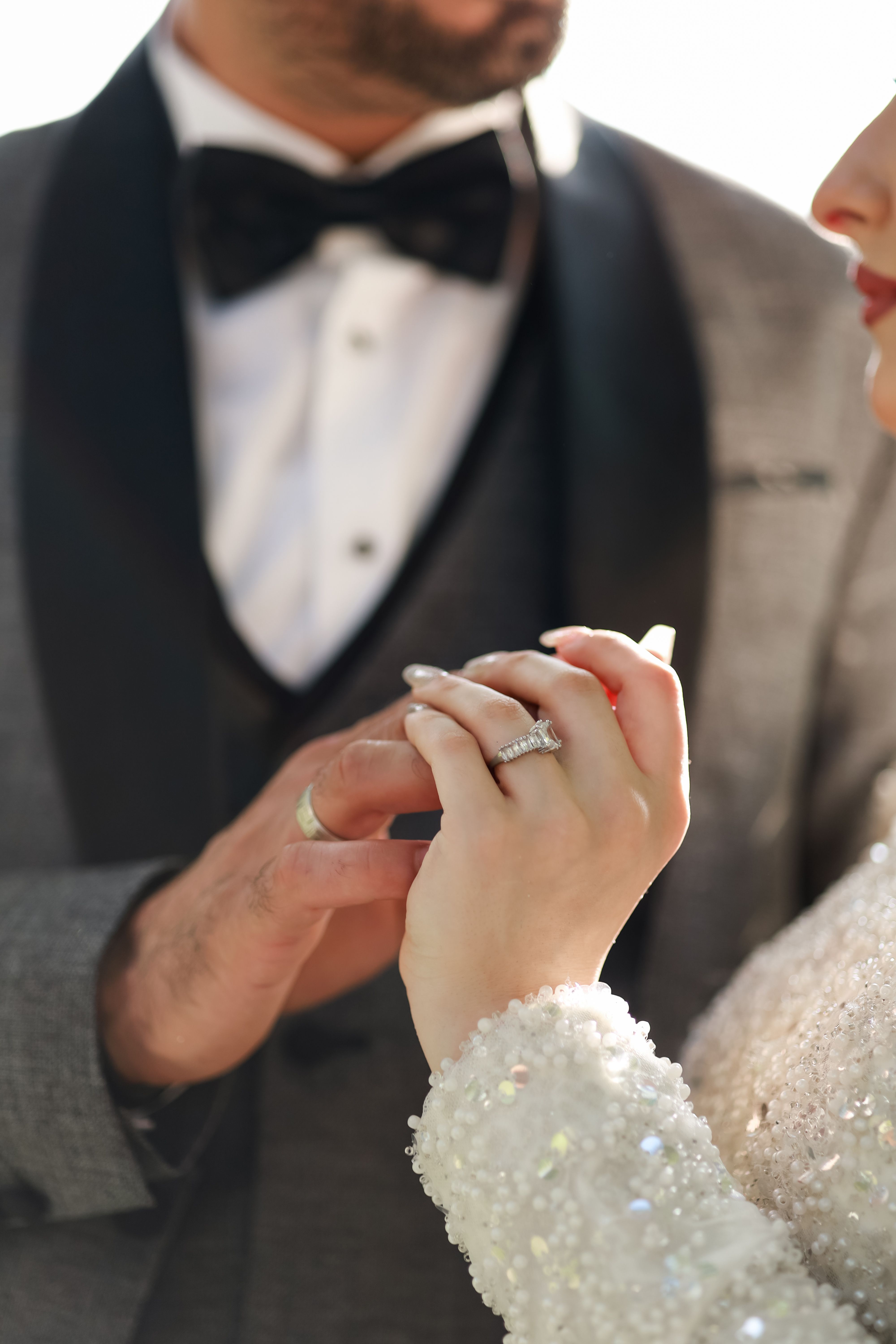 Elegant Wedding Ceremony Ring Exchange Close-up · Free Stock Photo