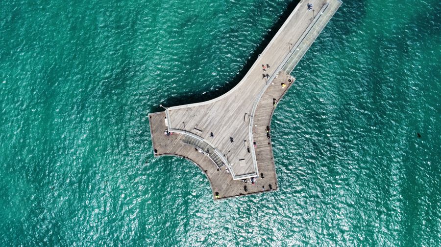 Lorne on foot: the street and the pier