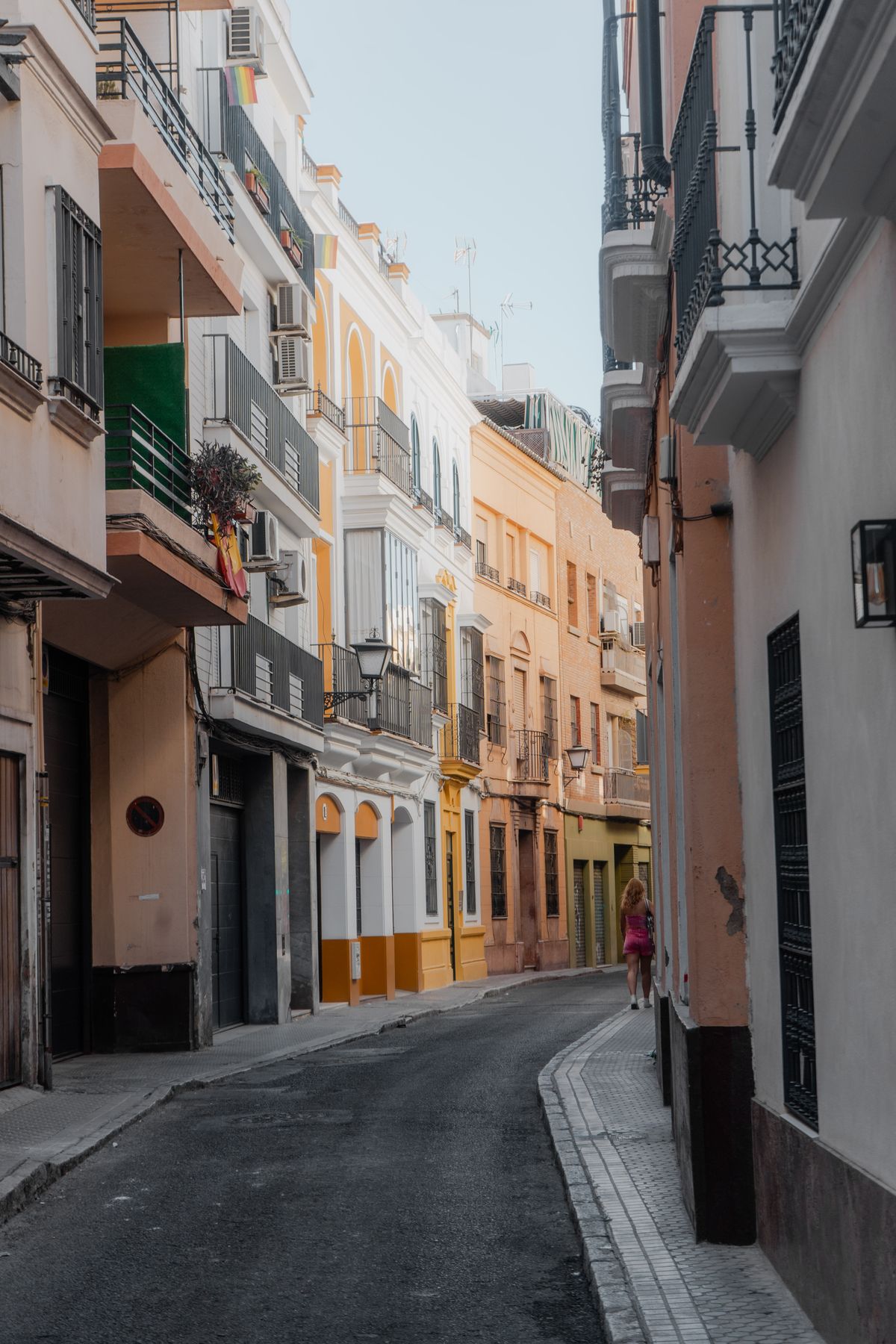 Barrio Santa Cruz - uliță îngustă și pitorească din Sevilla
