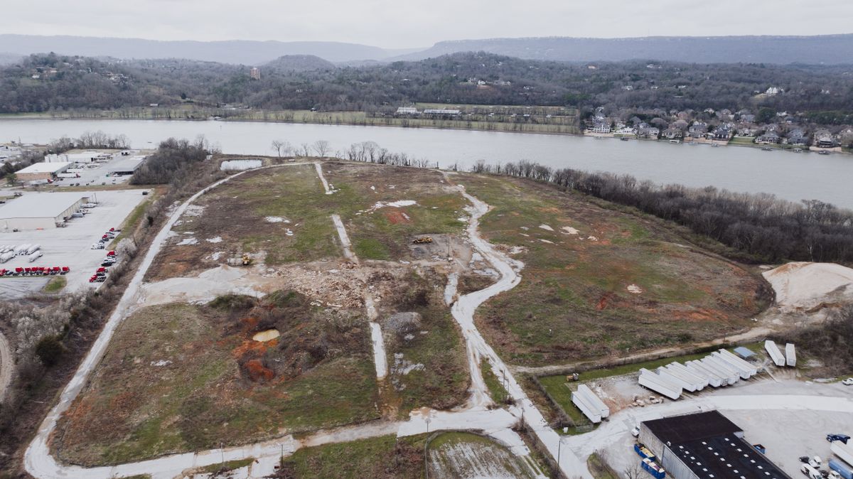 Tennessee land and riverside landscape
