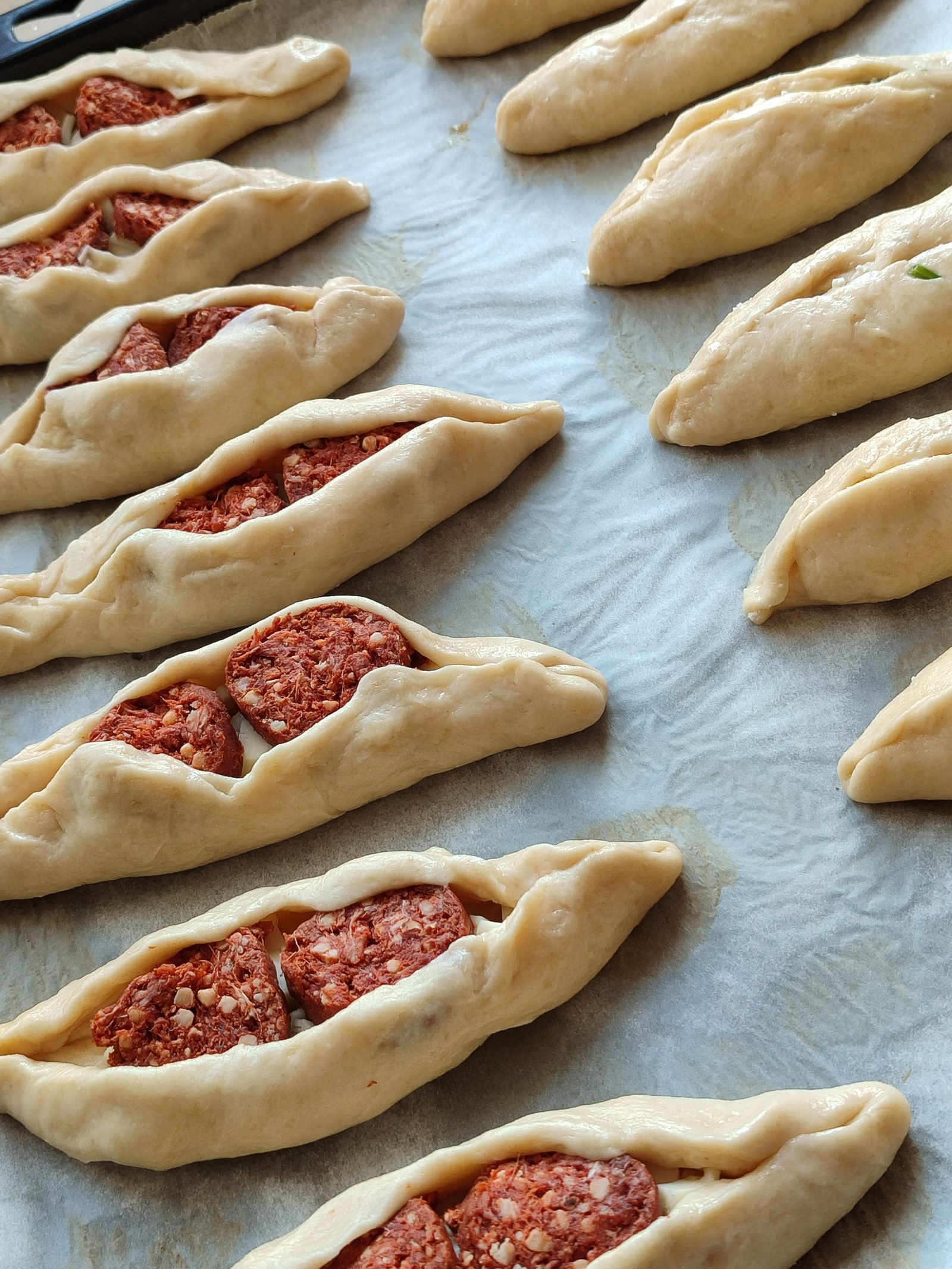 Mezitli kıymalı pide