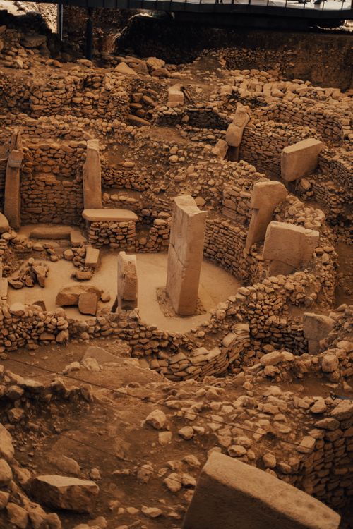 Free Explore the prehistoric Göbeklitepe stone structures in Şanlıurfa, Türkiye. Stock Photo