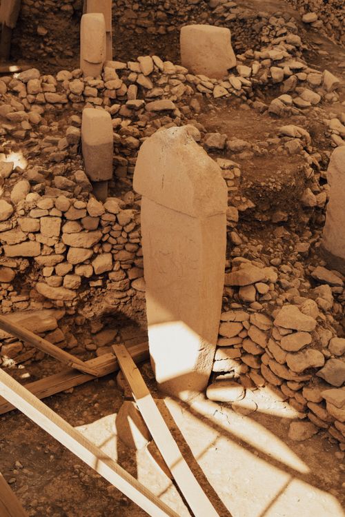 Free Sunlit stones at Göbekli Tepe, showcasing ancient architecture in Şanlıurfa, Turkey. Stock Photo