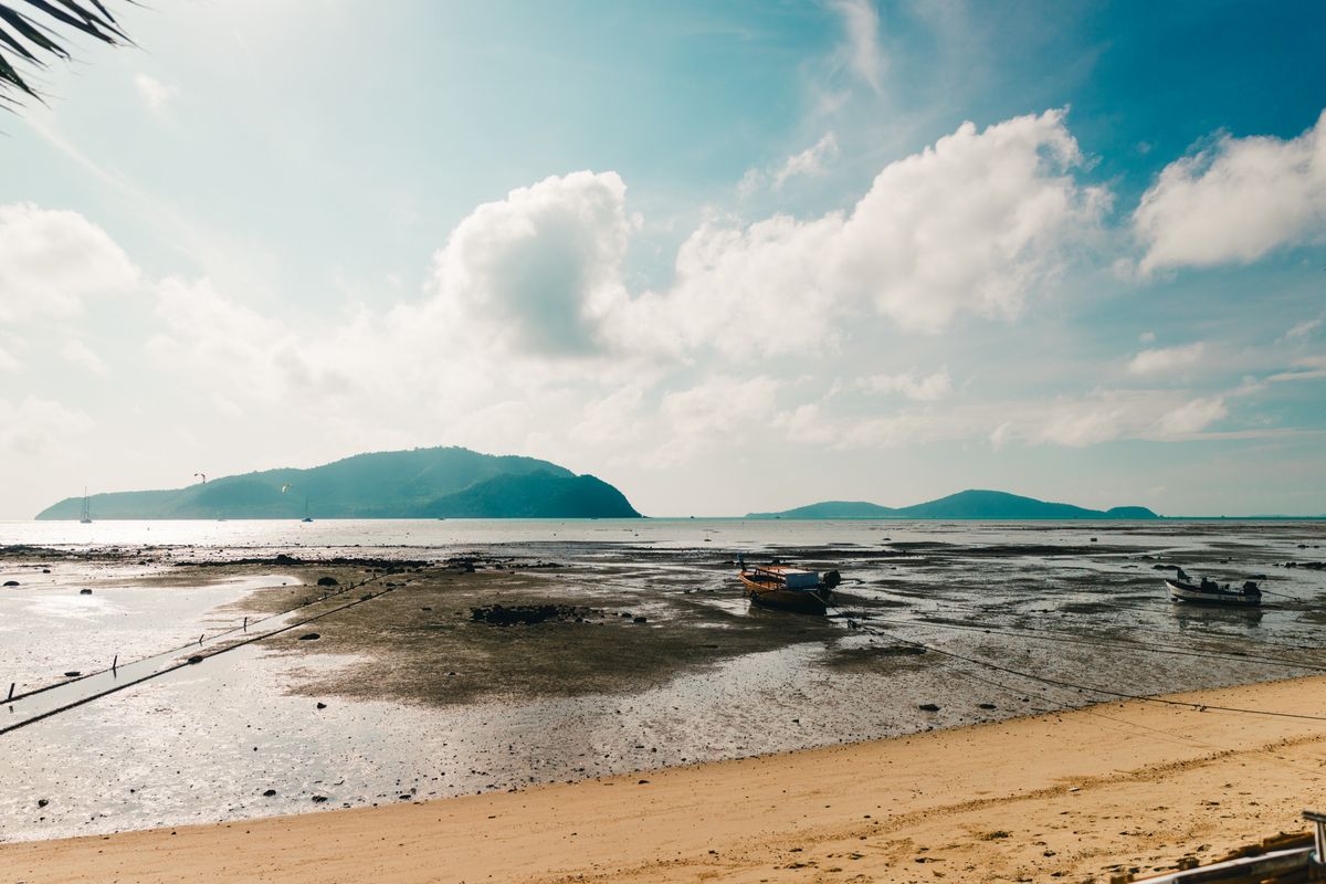 Phuket — Gateway to the Andaman: coves, islands, longtail boats. (4)
