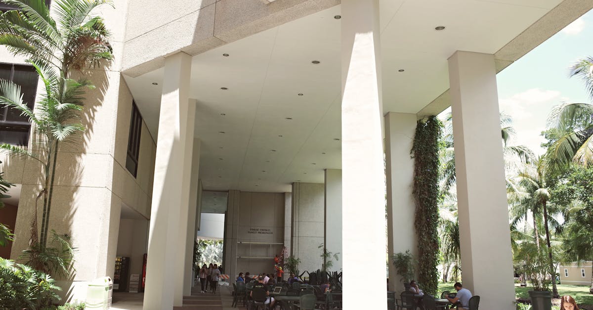 关于中国・四国地区学生评价高的大学观察报告 关于中国・四国地区学生评价高的大学观察报告