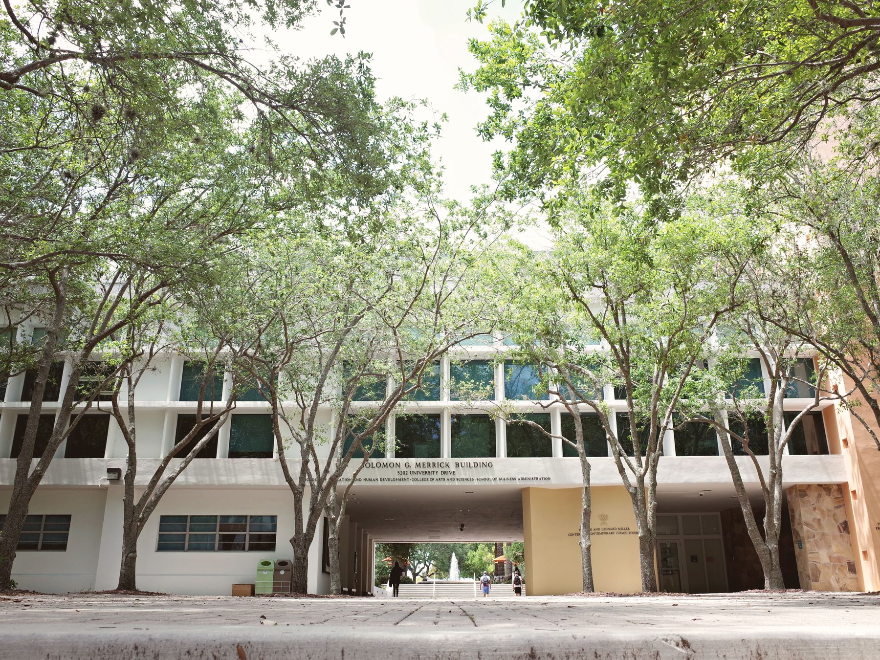 Horton Kirby — student move with boxes and a van