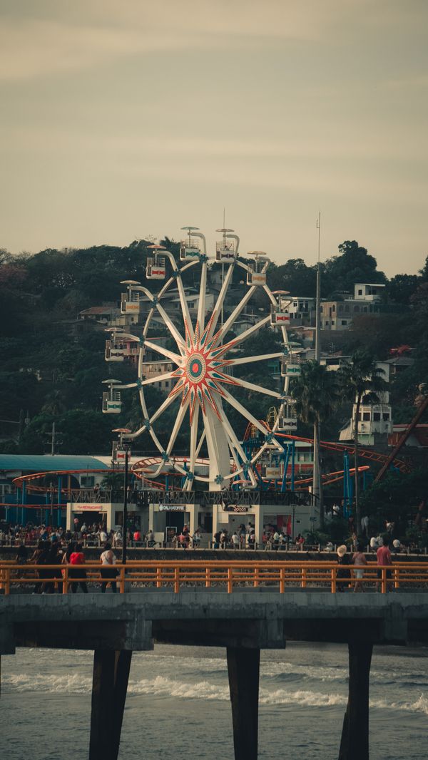 SkyWheel and Pier Park