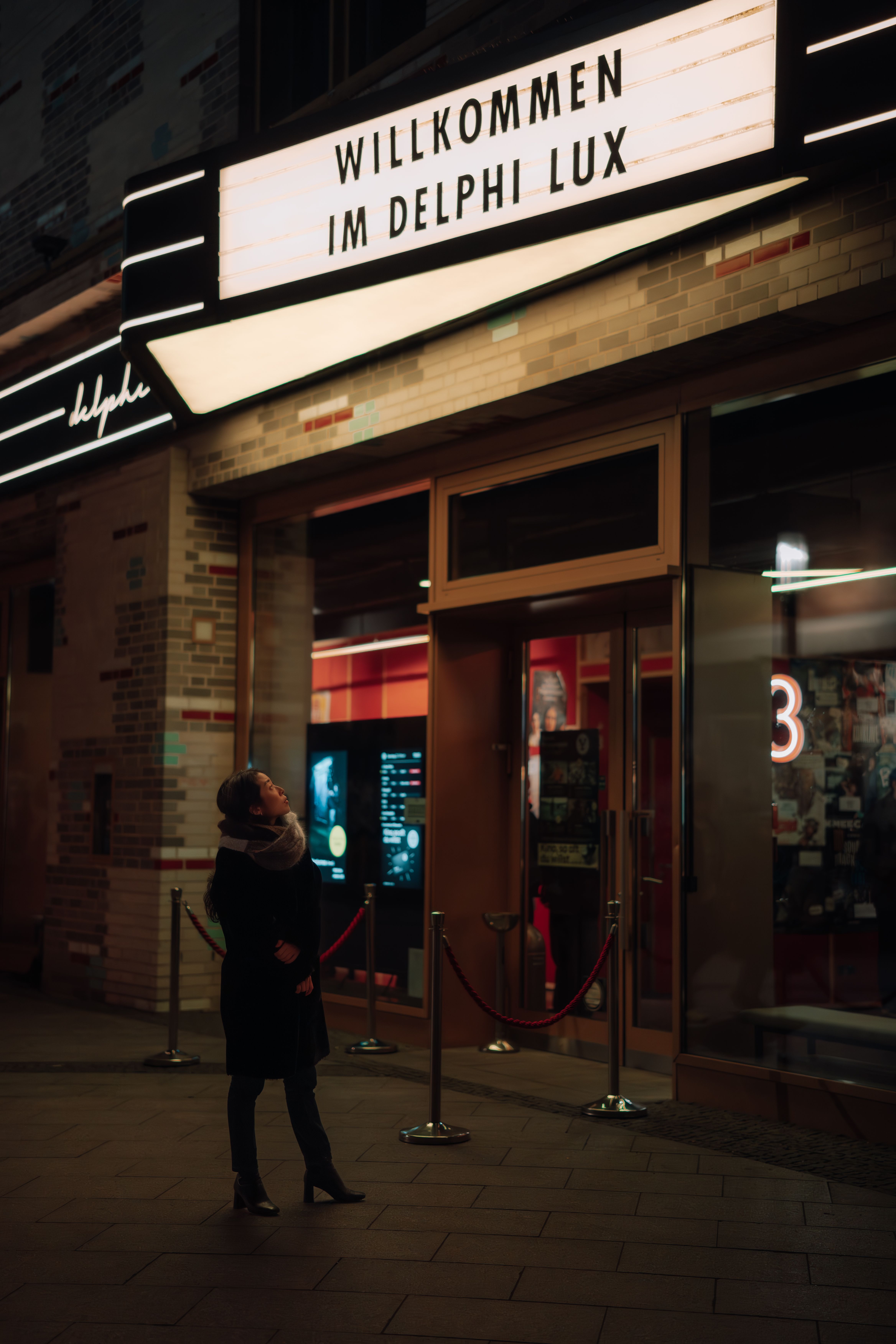 Night at Delphi Lux Cinema in Berlin · Free Stock Photo