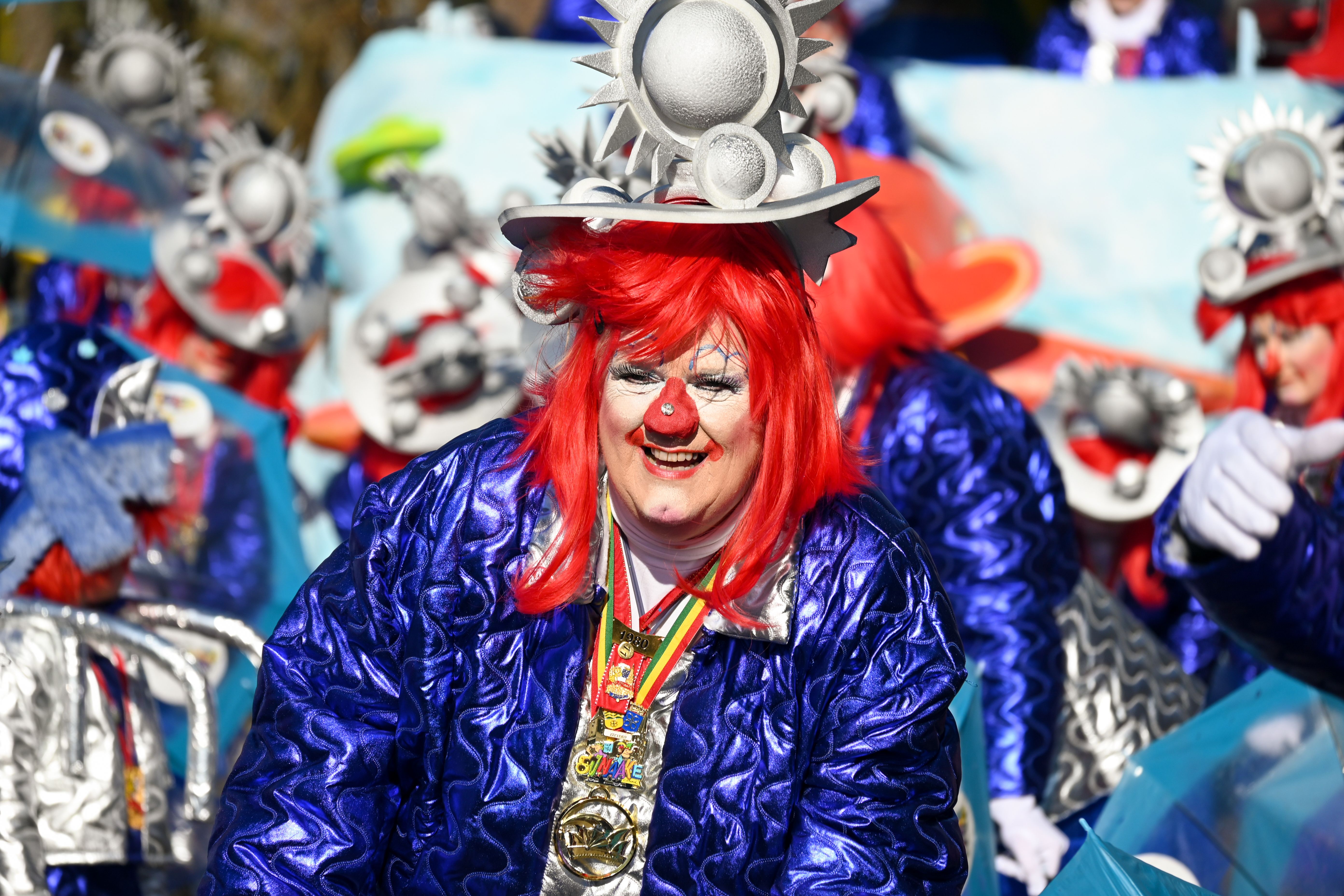 Welcher deutsche Karnevalsruf wird traditionell in Mainz gerufen?