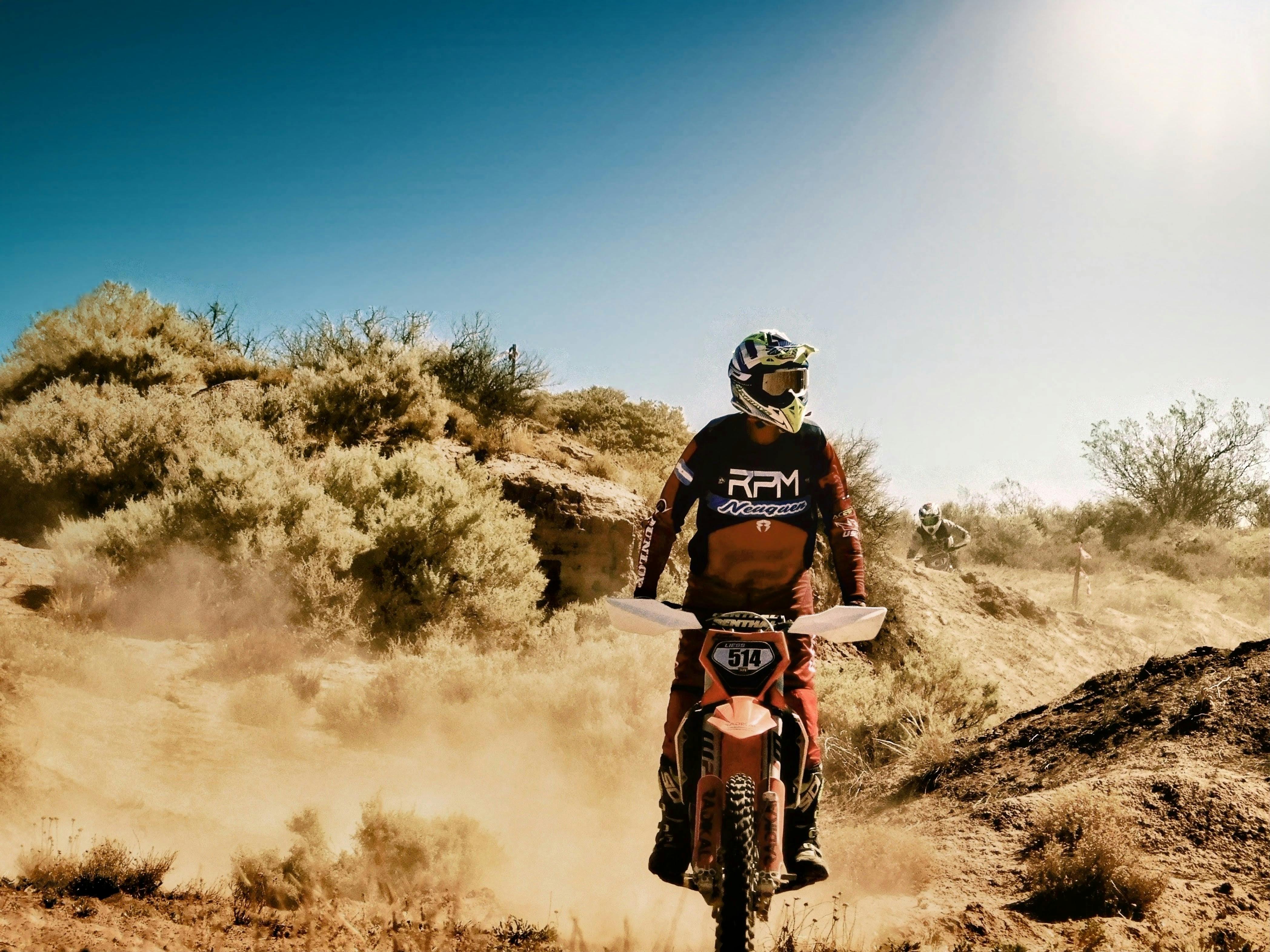 gear reviews gear ratings — Photo by Owen Herman on Pexels