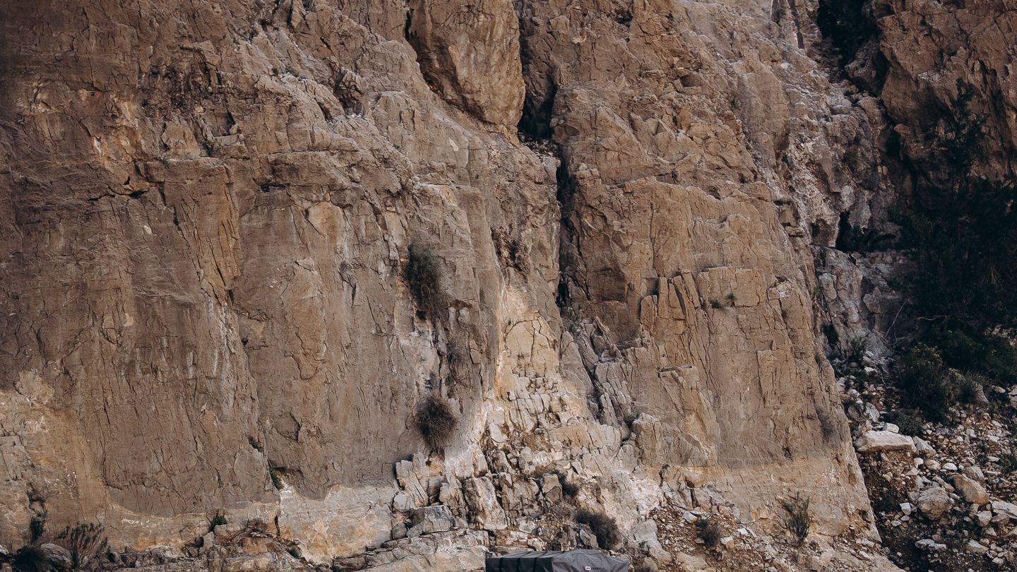 Driving in Oman Complete Guide for Tourists and Expats