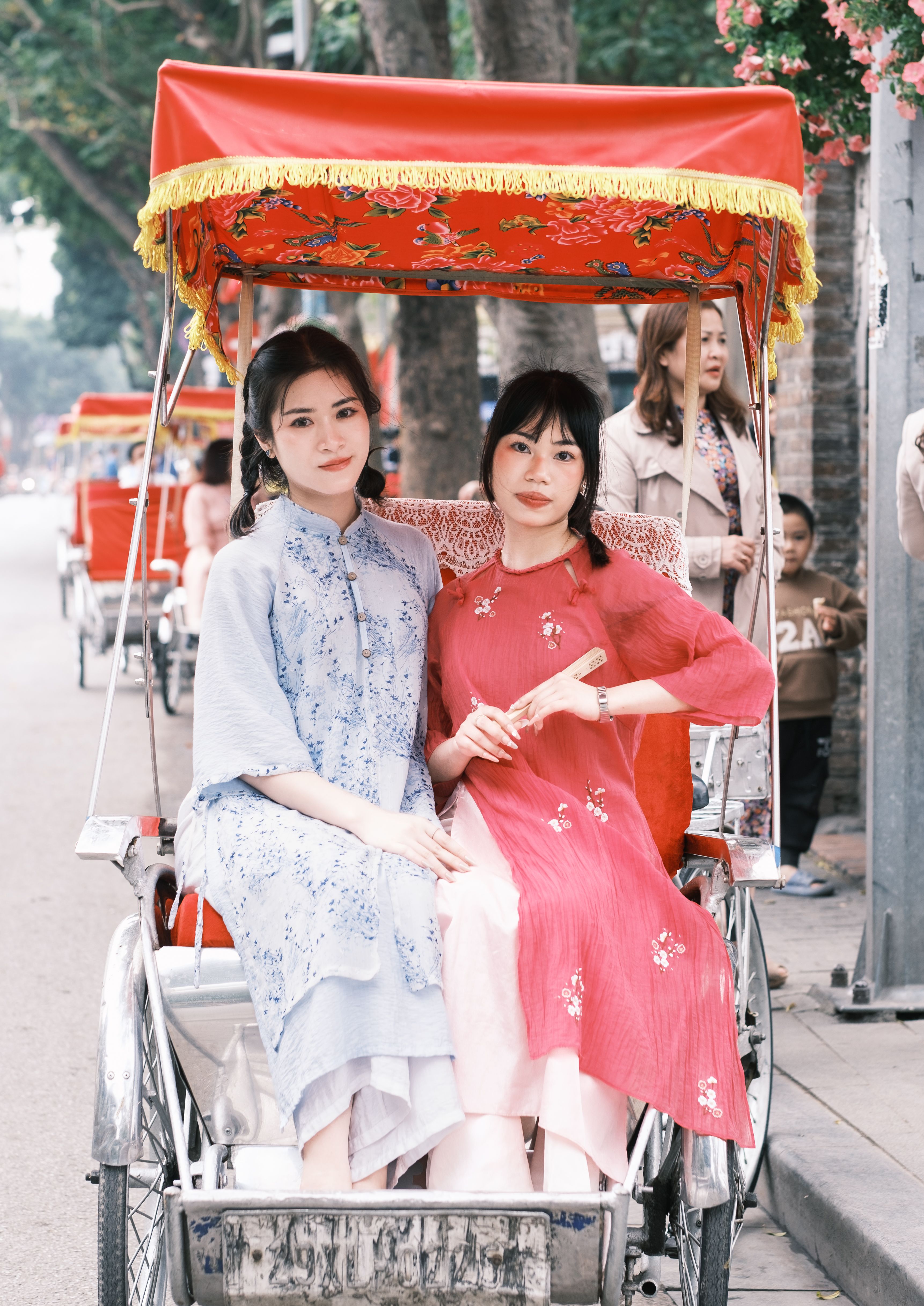 Traditional Rickshaw Ride in Vibrant Street · Free Stock Photo