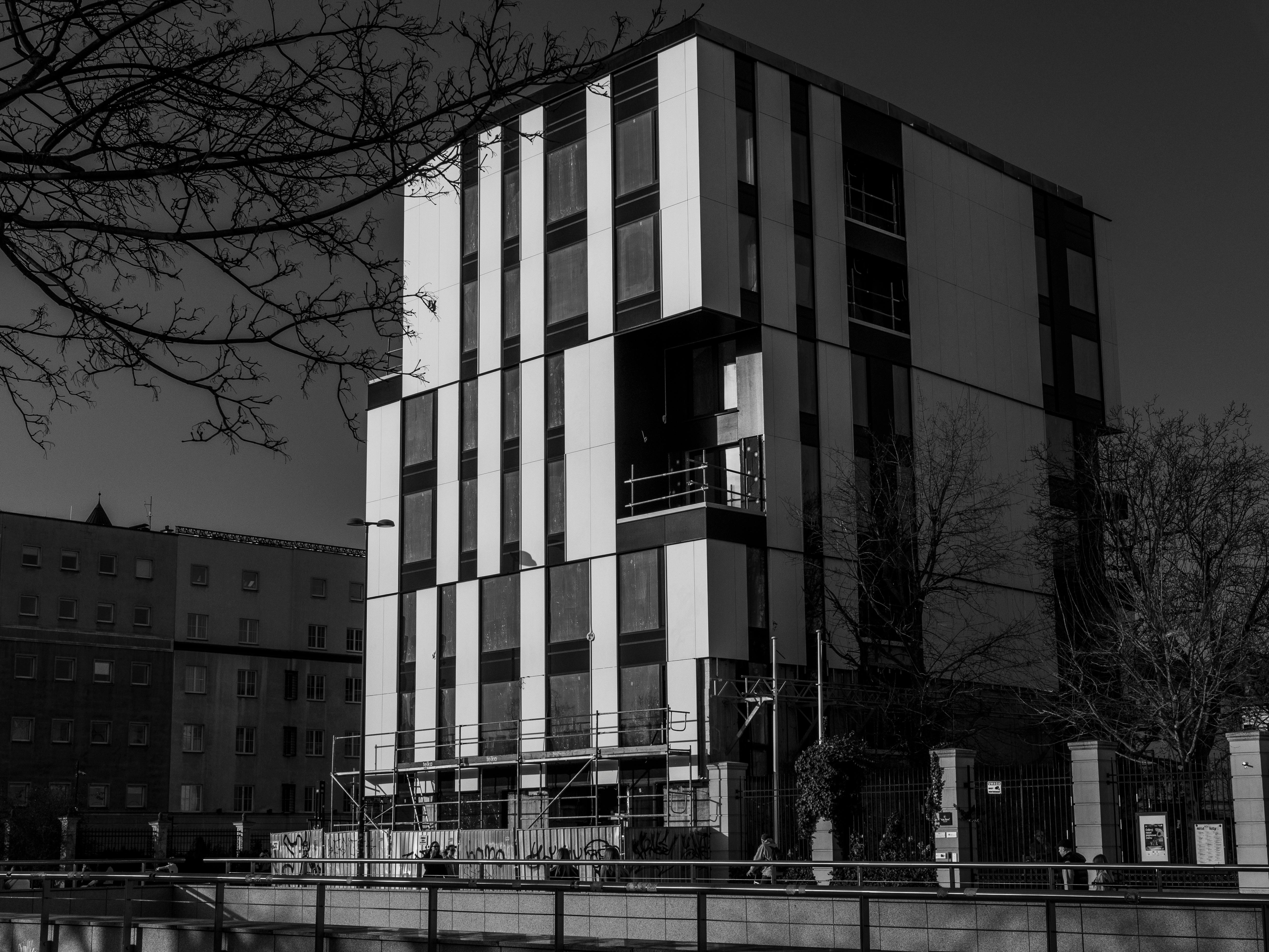 Stavebné prostredie počas zimnej sezóny — situácia s prítomným snehovým zaťažením