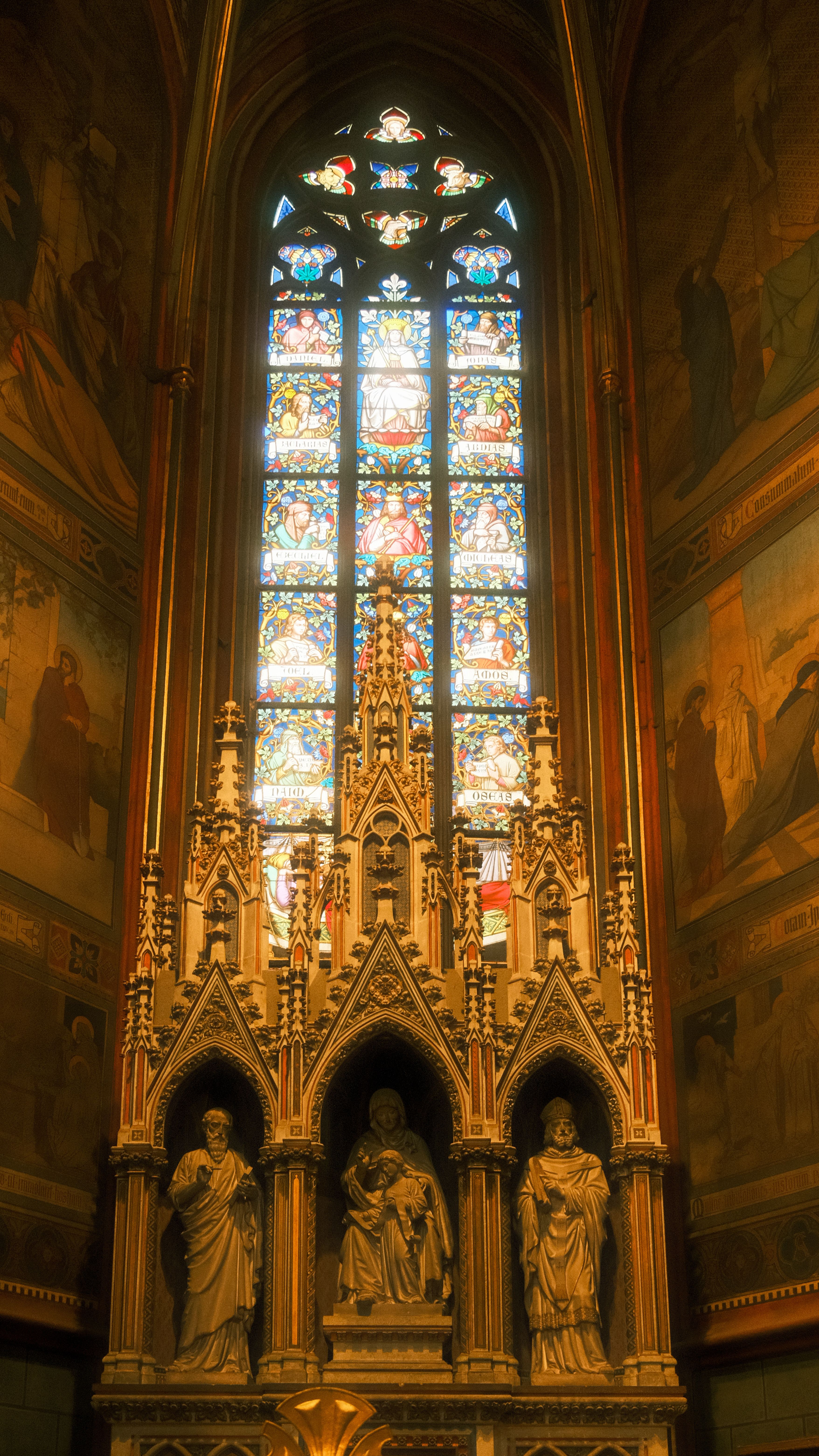 Intricate Gothic Church Interior with Stained Glass · Free Stock Photo