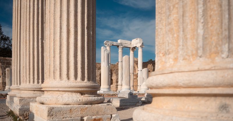 Colosse de Rhodes : Histoire et Mystères 2026