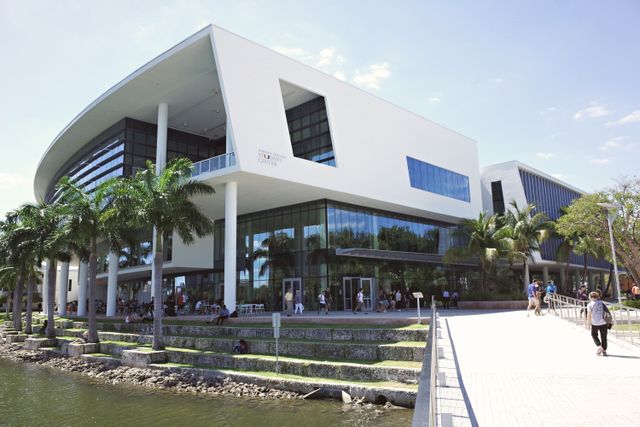 Best Universities Long Beach