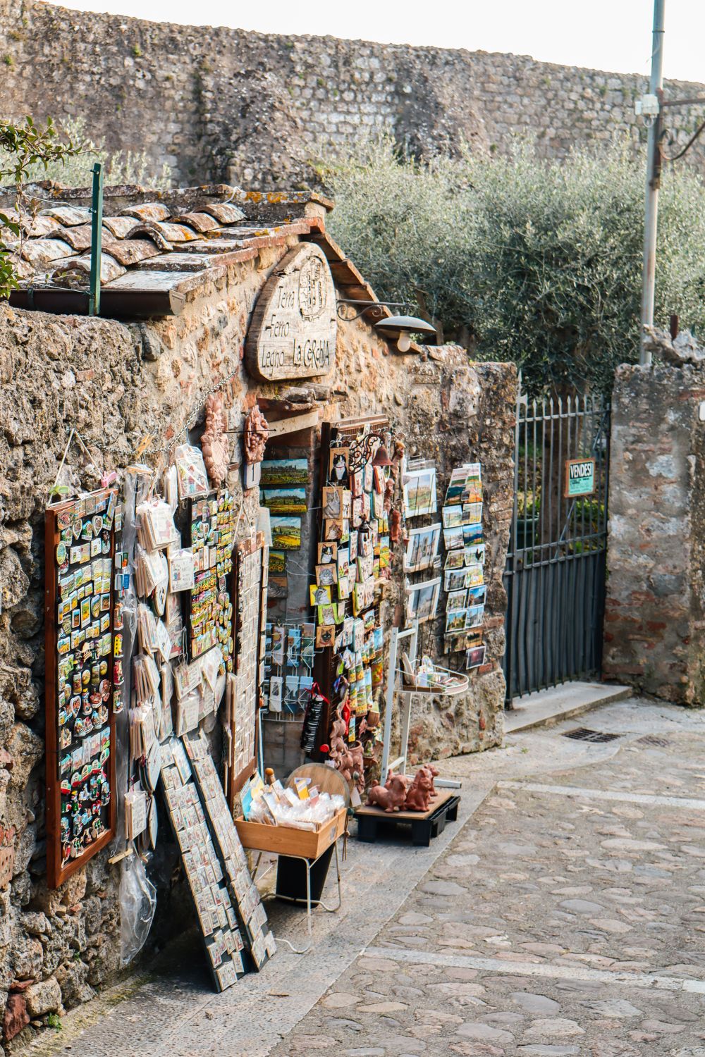 Stone Cutter. Shop Rustic Rustic stone shop facade with souvenirs · Free Stock Photo