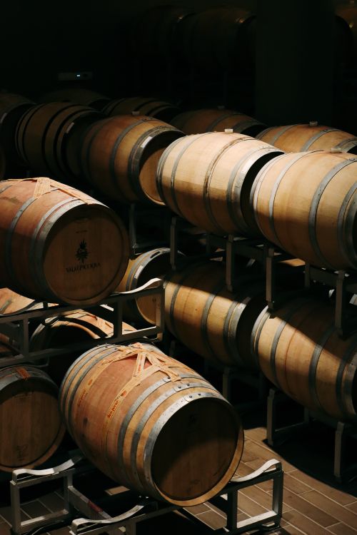 Gratis Immagine gratuita di alcol, atmosfera da cantina vinicola, atmosfera oscura Foto a disposizione