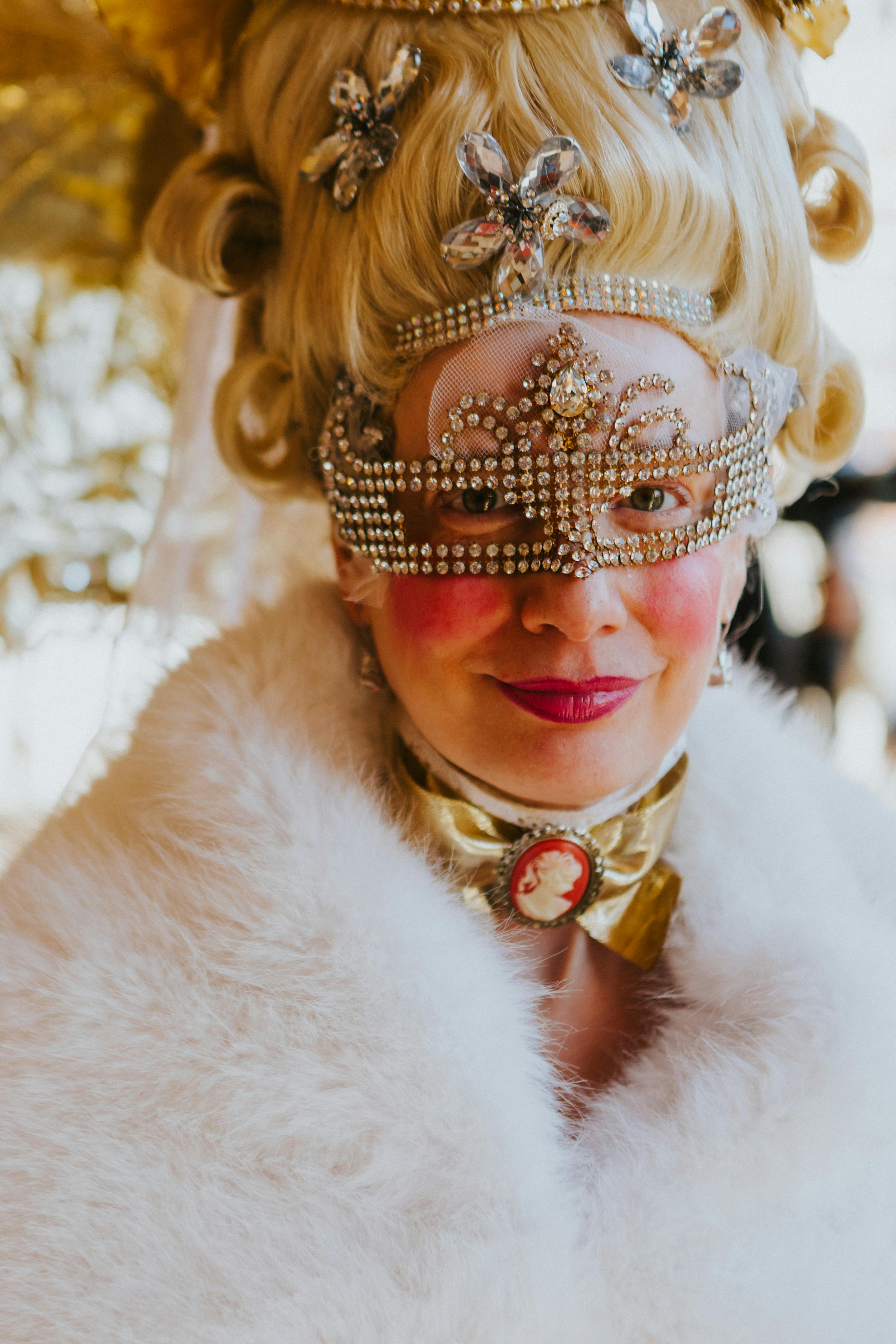 Damen Kleider Zara: Entdecken Sie Die Must-Have Styles Dieser Saison 2 Must-Have Zara Kleider: So kombinieren Sie die neuesten Styles für jeden Anlass