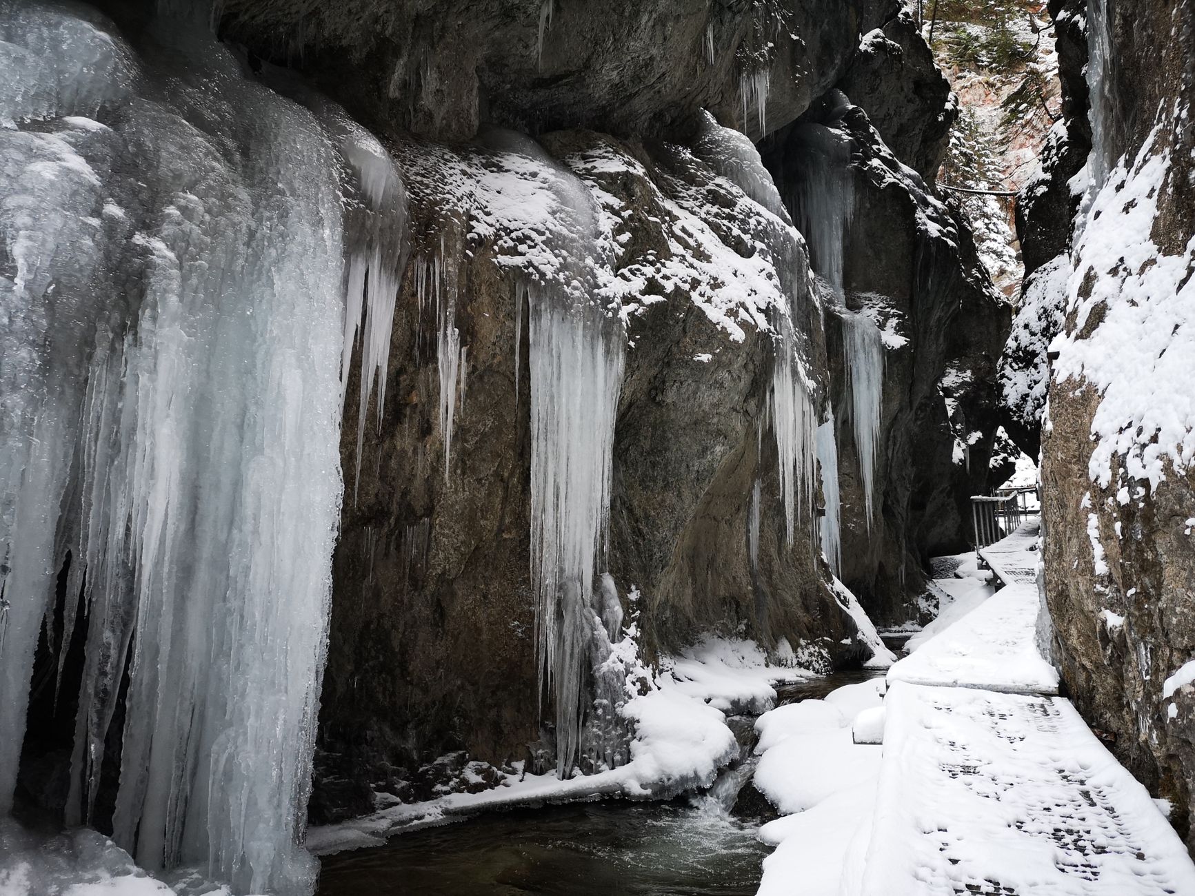 Icicle Gorge Trail