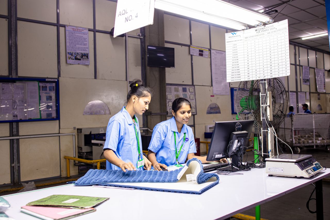 Sheet inspection at the QC station