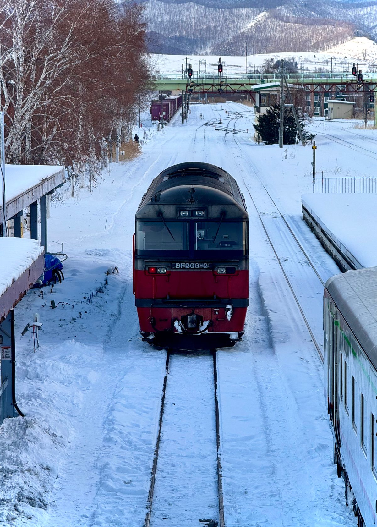 日本新干线列车站台