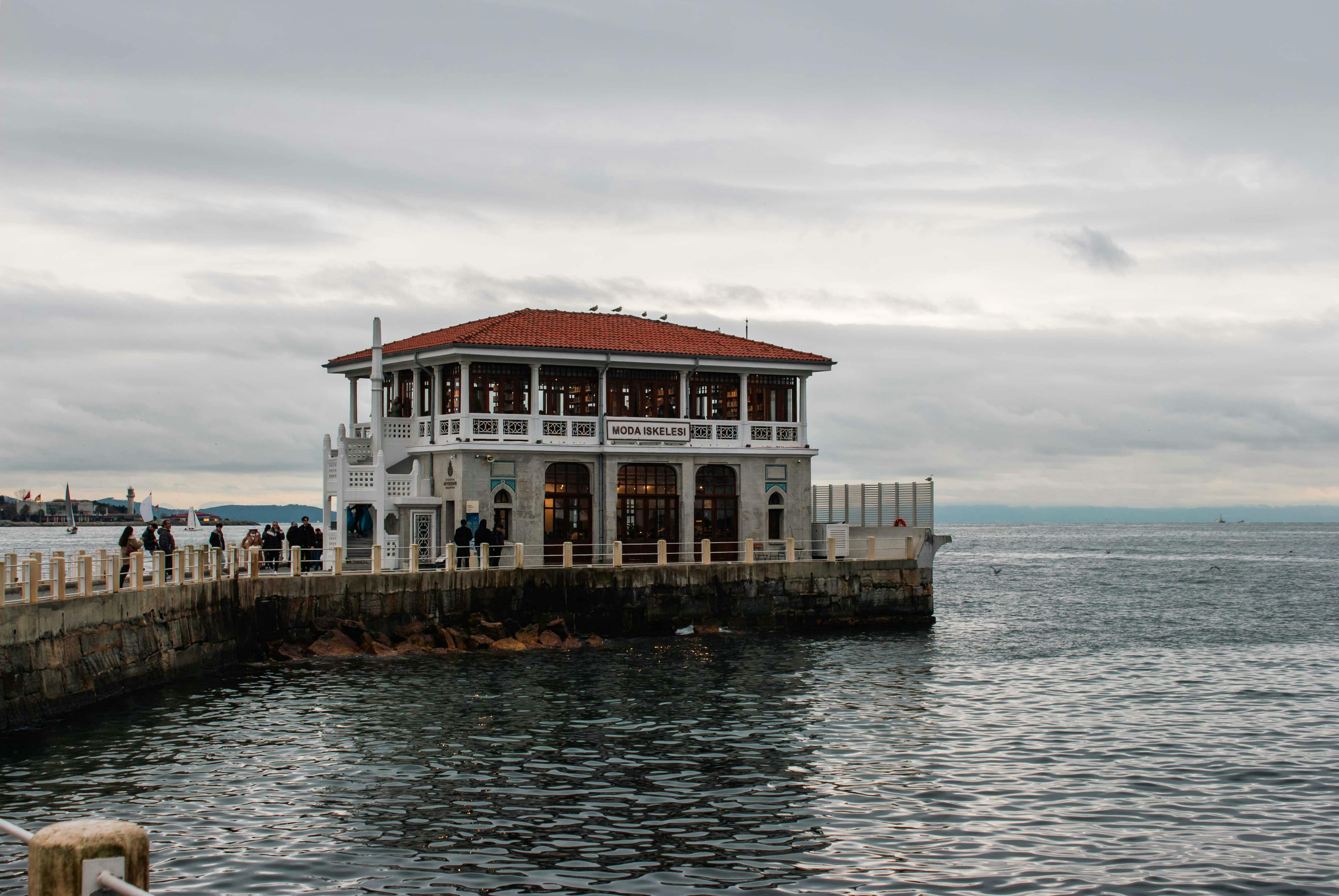 bezplatná Základová fotografie zdarma na téma architektura, bosporus, červená střecha Základová fotografie