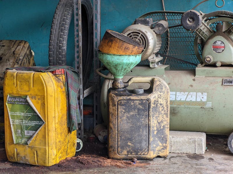 Detalle de trabajo y herramientas profesionales