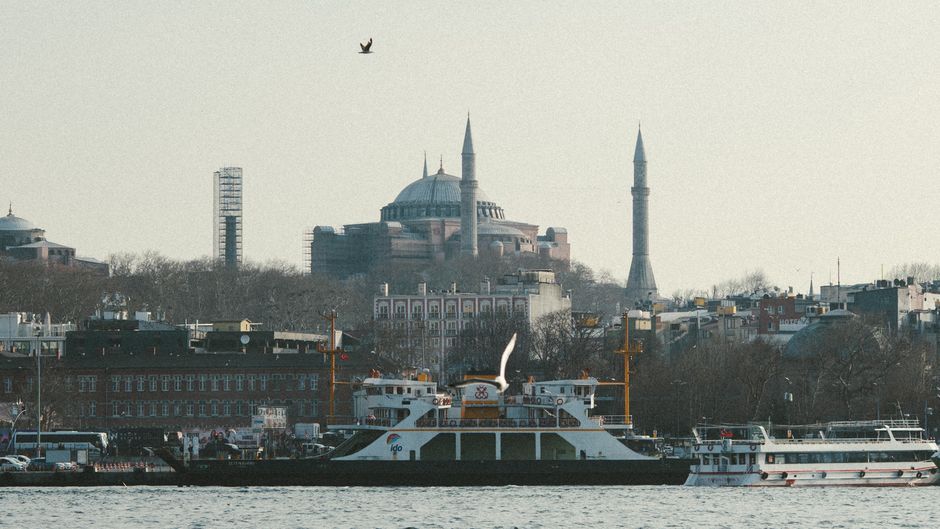 Trouver un travail à Istanbul en tant qu'étranger : guide pratique 2026