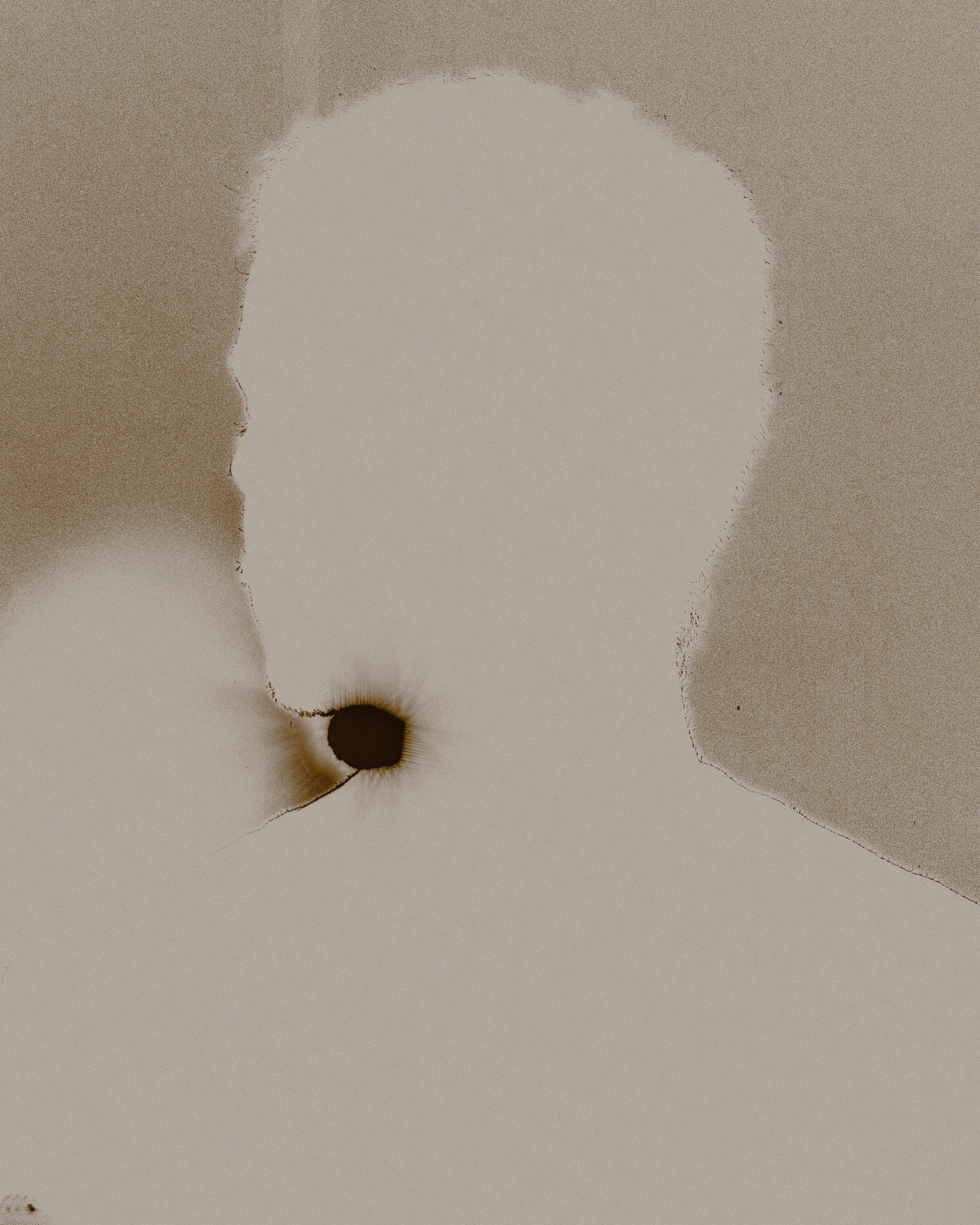 Gratis Silhouette artistica nei toni seppia con un tocco vintage e astratto. Foto a disposizione