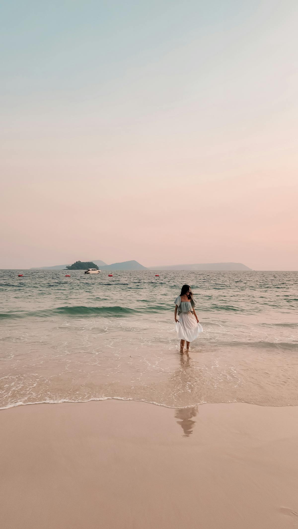 Nude Beach Walking Photos, Download The BEST Free Nude Beach Walking