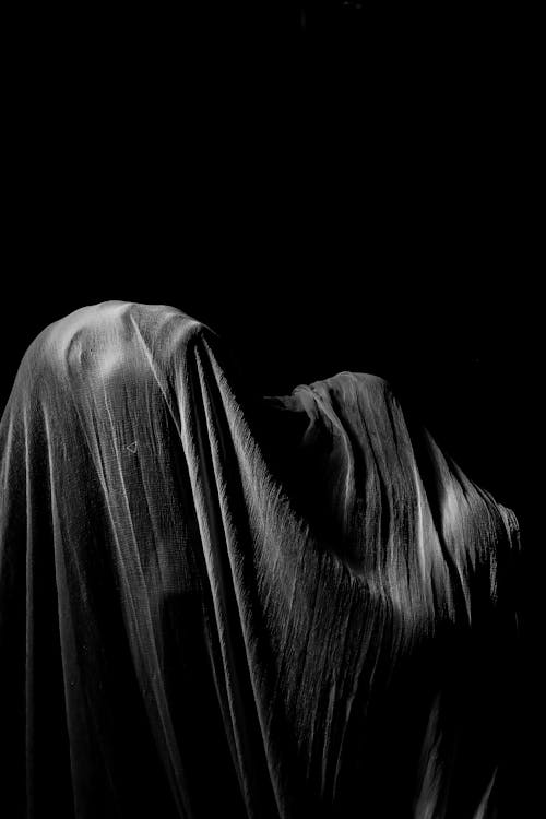 Person's Body Covered with Cloth · Free Stock Photo
