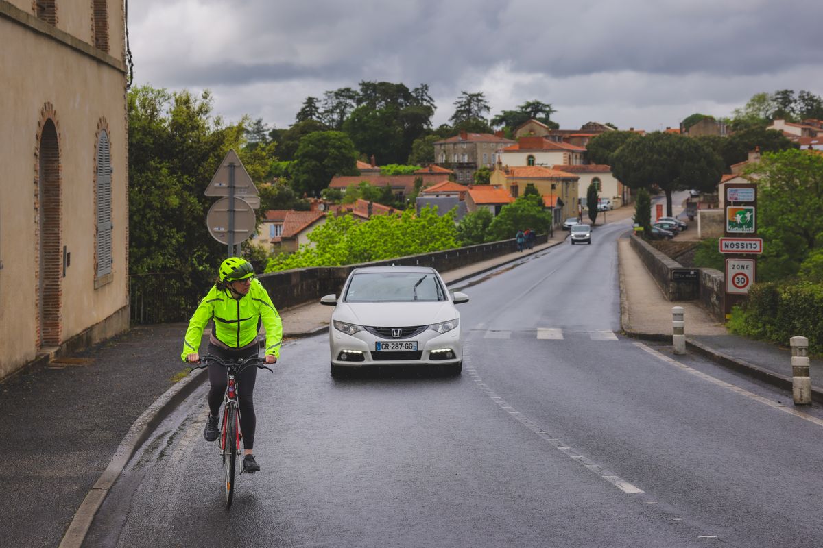 Rouler à l'étranger : équipements obligatoires - Limitations de vitesse, tolérances et radars à l’étranger