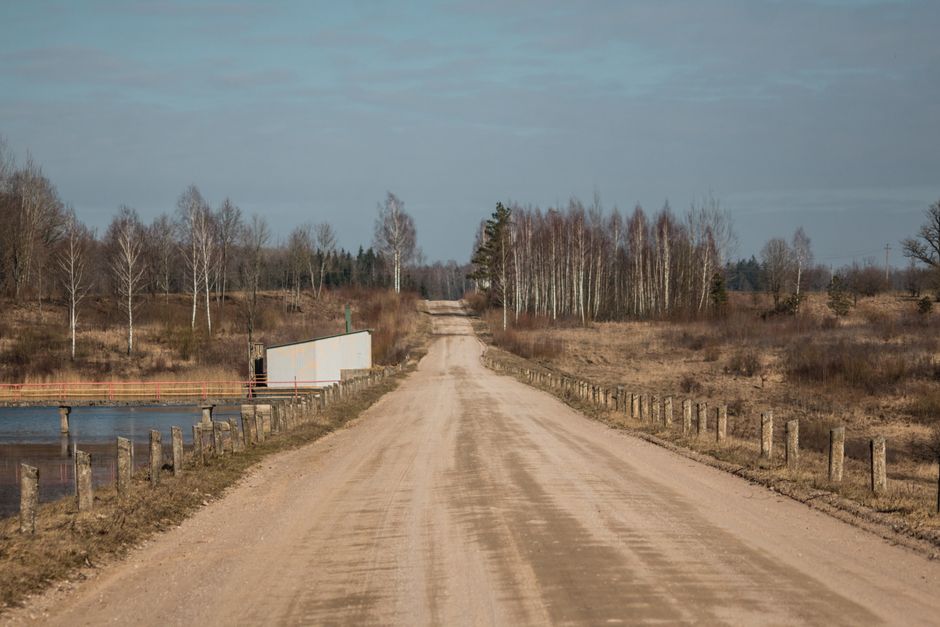 New Neighbours Move In, Then Block the Only Road to Nearby Cottages