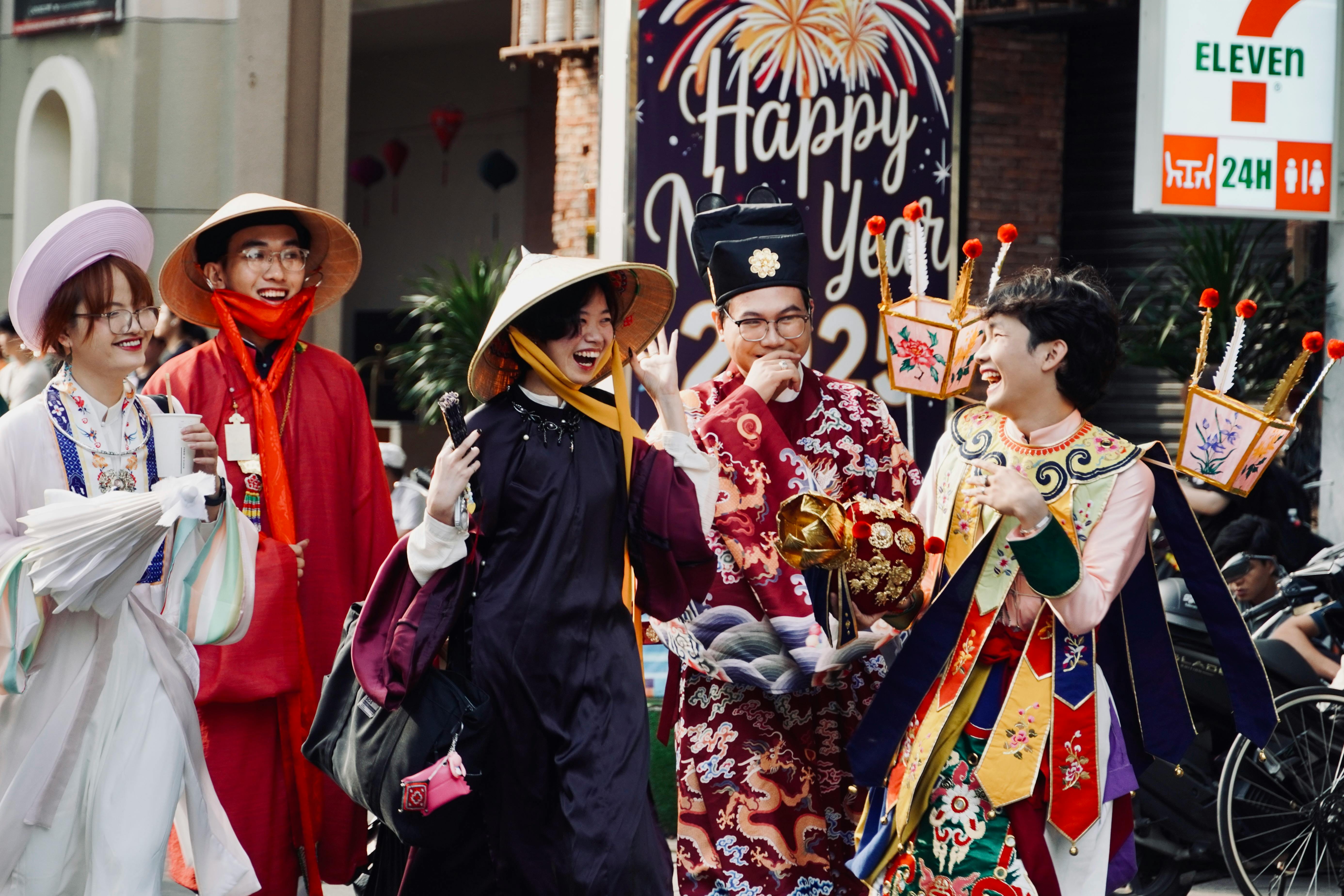 2025: Year in Review | Pop Culture, Images, Current Events, News, &amp; Timeline — Photo by Tuan Vy on Pexels