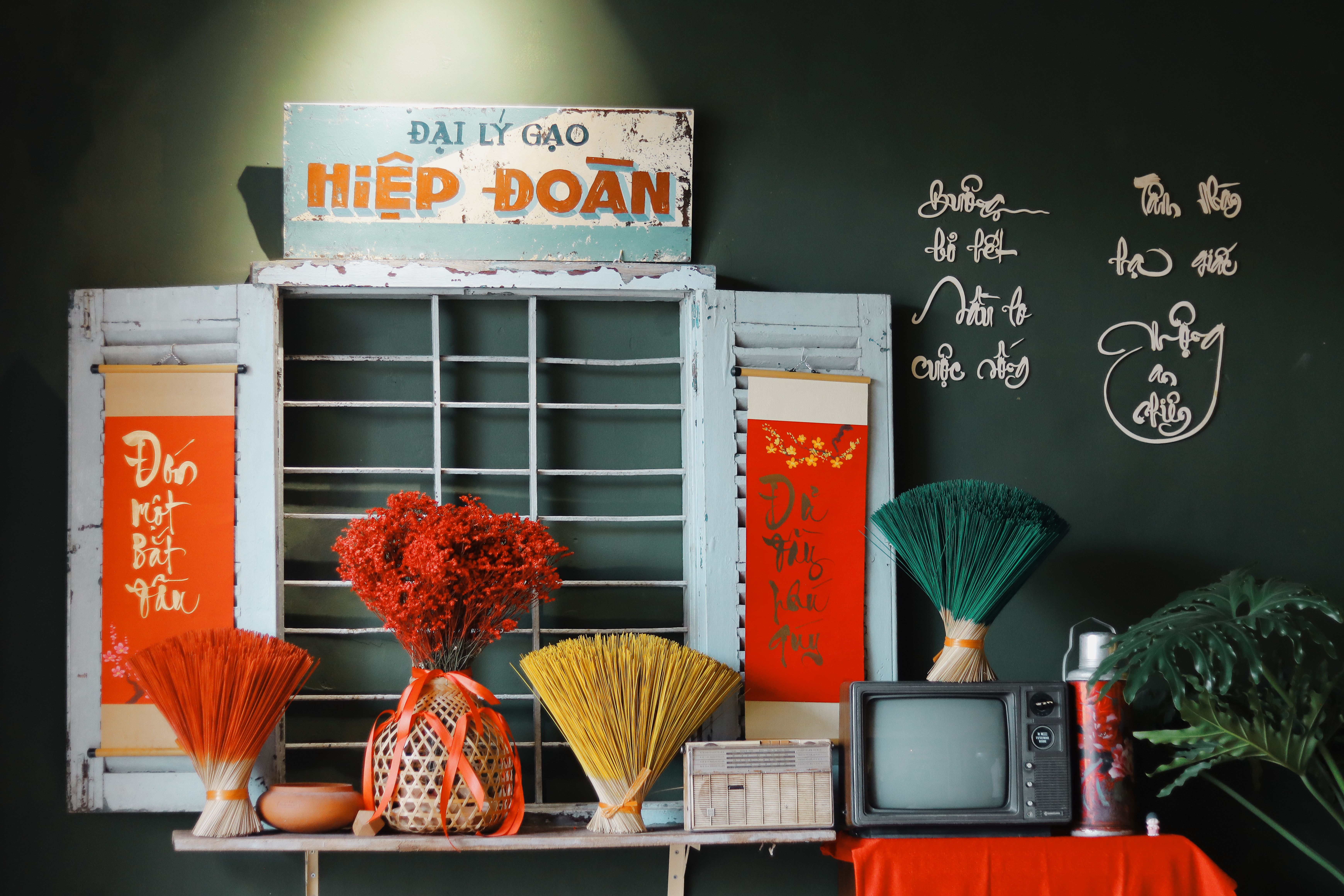 Vintage Vietnamese Interior with Traditional Decor · Free Stock Photo