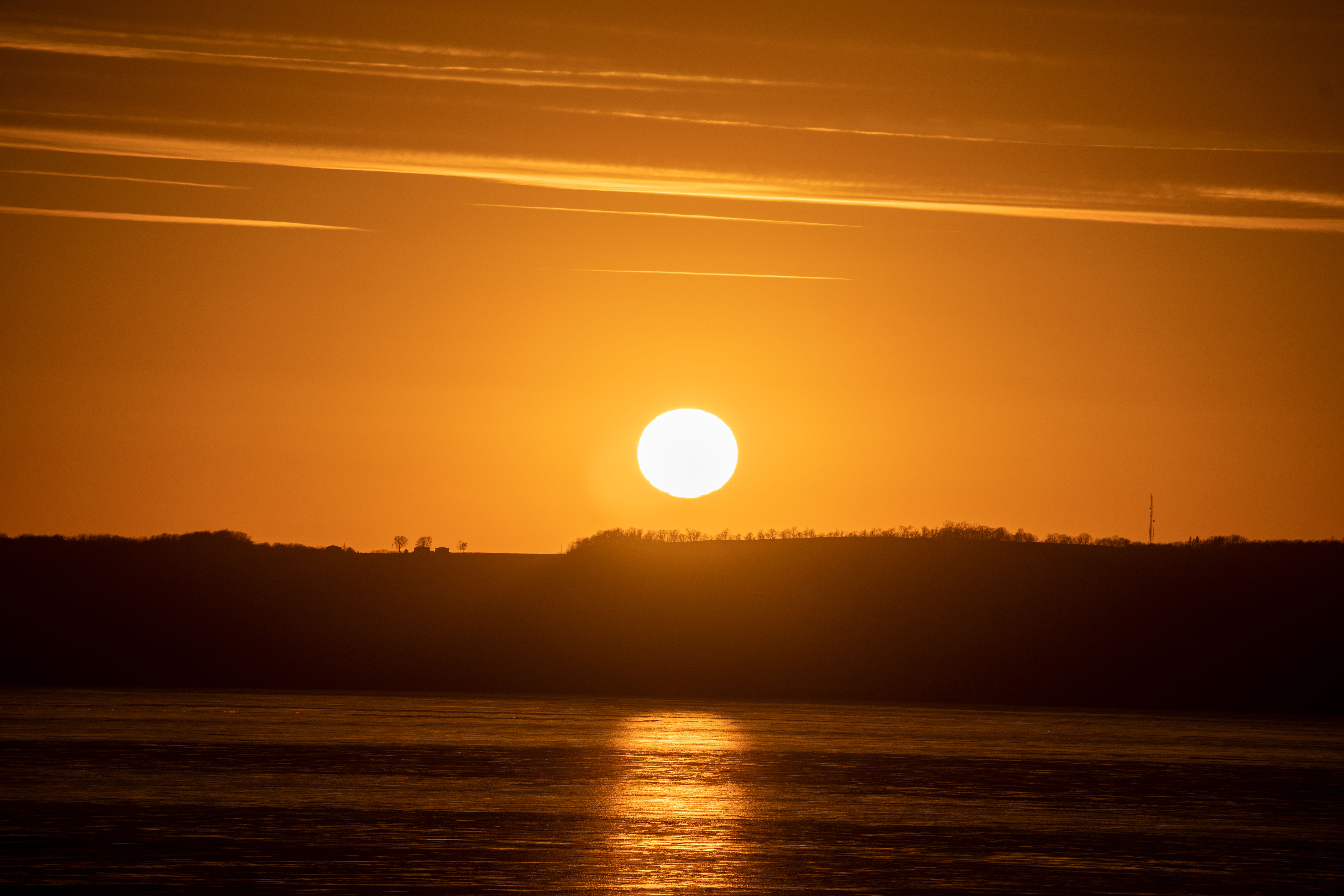 Stunning Sunset Over Lake Pepin Wisconsin · Free Stock Photo