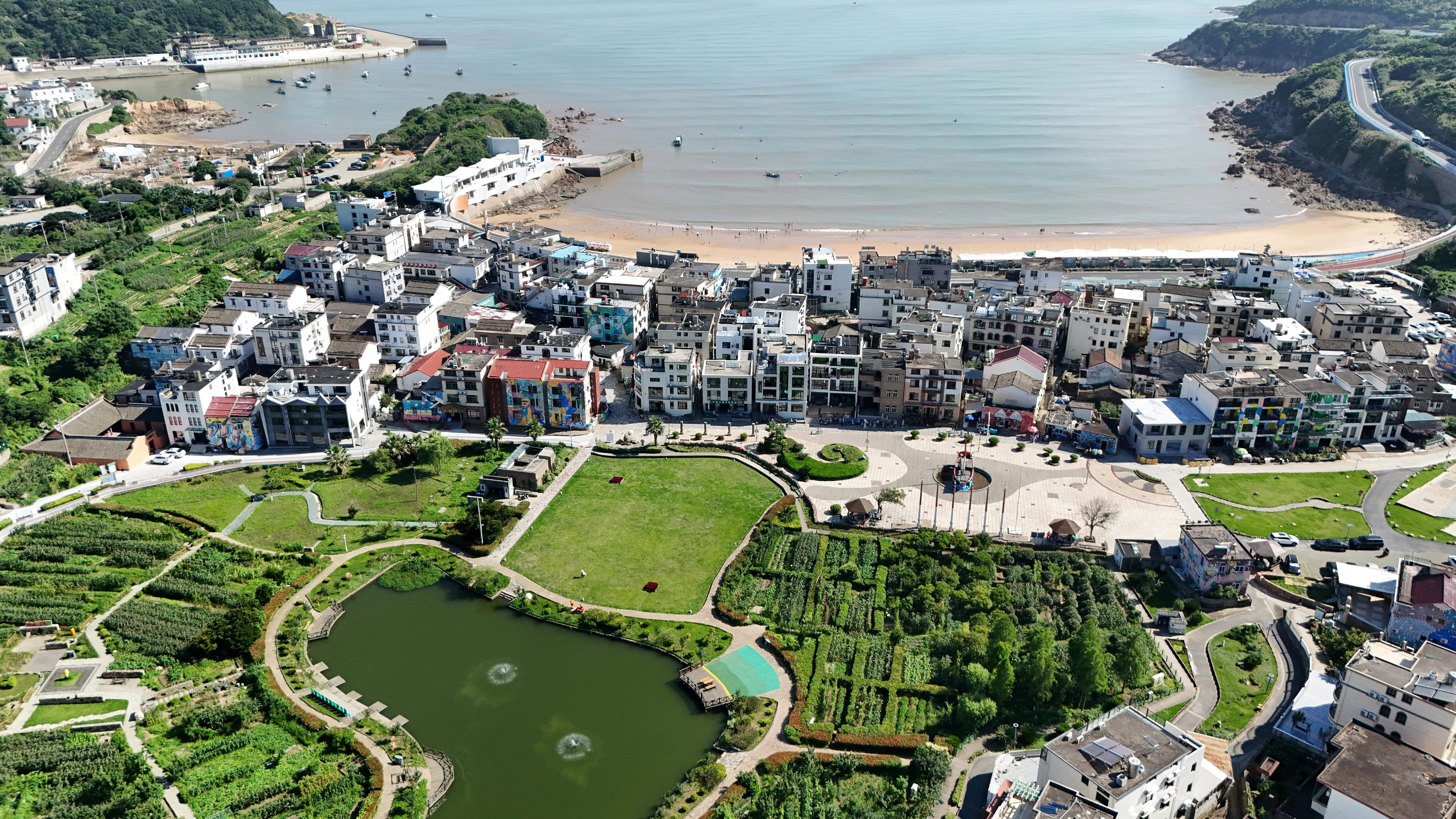 Xinyuan Property Management Delays AGM and Dividend Timetable — Photo by 卡 卡 on Pexels