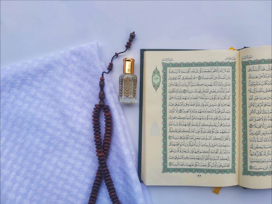Arabic Quran text and prayer beads prepared for online learning