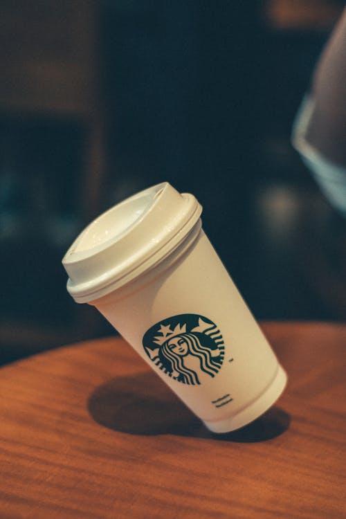 Δωρεάν στοκ φωτογραφιών με starbucks, αιωρούμαι, γκρο πλαν