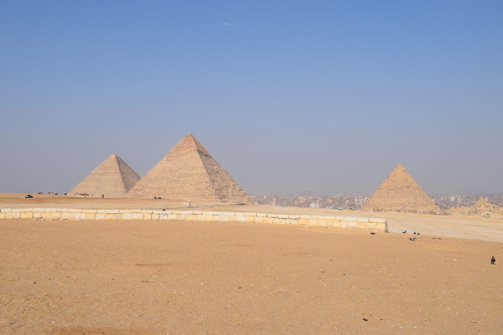 Pirámides de Guiza vistas desde El Cairo