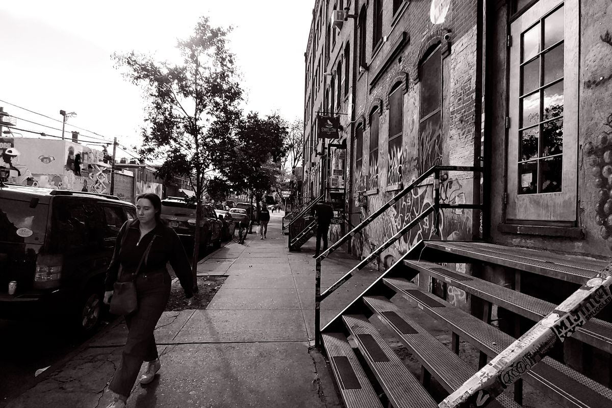 student moves in Long Stratton — Student Moves in Long Stratton — the working end of the job