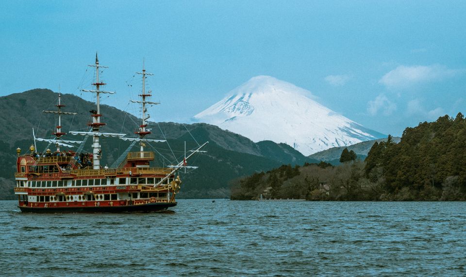 Hakone Pirate Ship